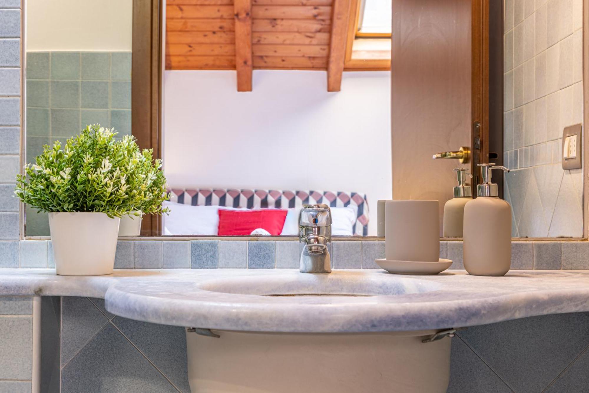 מילאנו Romantic Suite Navigli - 15Min Duomo - Free Parking מראה חיצוני תמונה